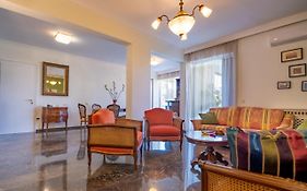 Glyfada 3 Bedrooms 6 Persons Apartment By Mps